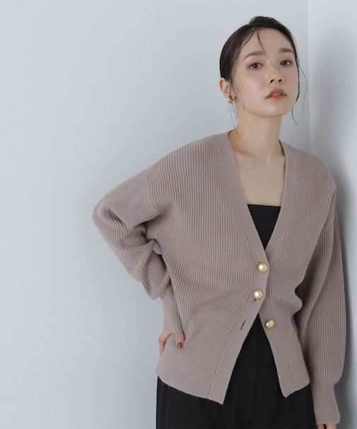 ゴールドボタンフォルムニットカーディガン　24AW