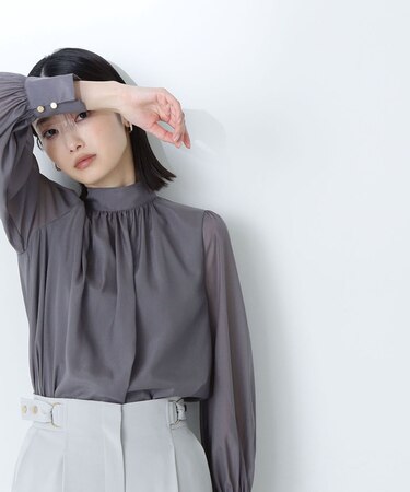 ハイネックボリュームシアーブラウス