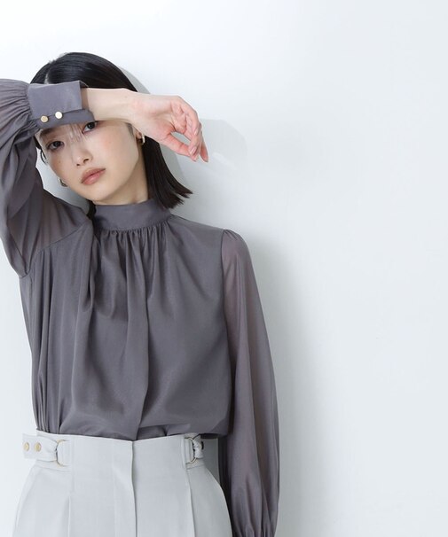 ハイネックボリュームシアーブラウス
