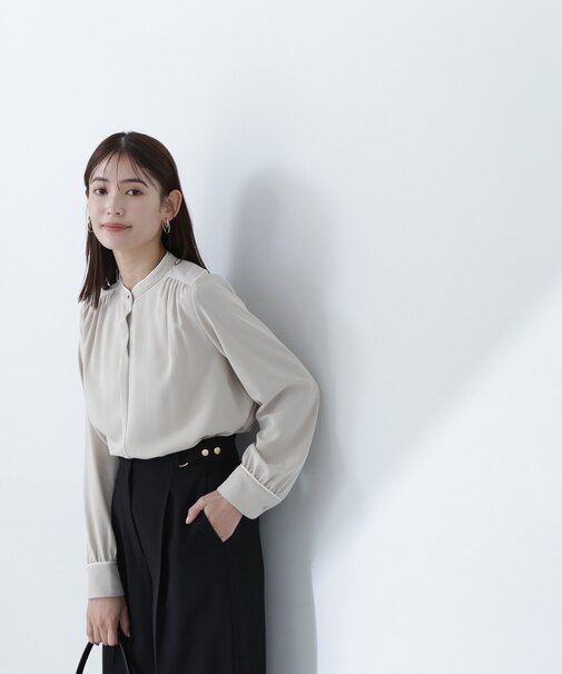 バイカラートリミングブラウス