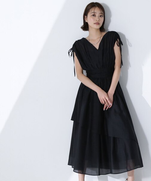 Vネックティアードワンピース