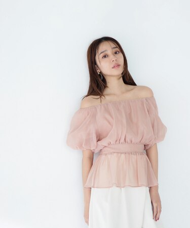 シアーギャザーペプラムブラウス