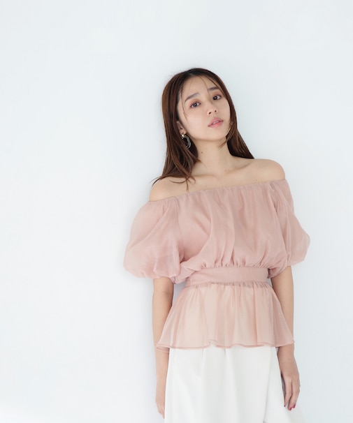 シアーギャザーペプラムブラウス