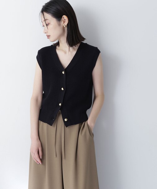 ゴールドボタンニットベスト