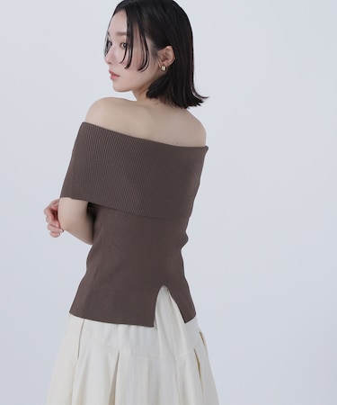 オフショルリブニット