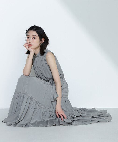 バックリボンティアードワンピース