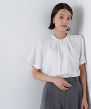 フロントタックフレアスリーブブラウス