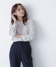 フロントタックブラウス