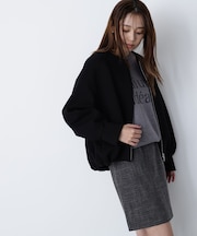 ノーカラーダンボールブルゾン