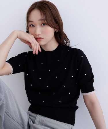 ドット刺繍ハーフスリーブニット