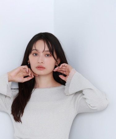 ボートネックフレアカフスニット