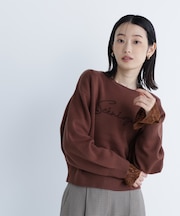 ロゴ刺繍ニット