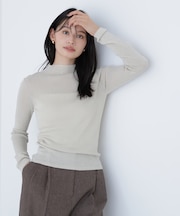 シャイニーハイネックニット