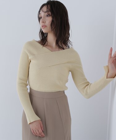 クロスネックリブニット