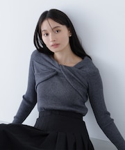 ツイストラメリブニット