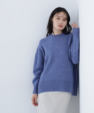 バックスリットミドルニット