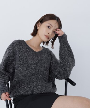 Vネックボクシーラメニット