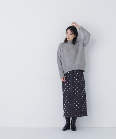 ドットサテンタイトスカート