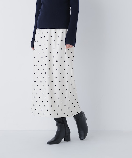 ドットサテンタイトスカート