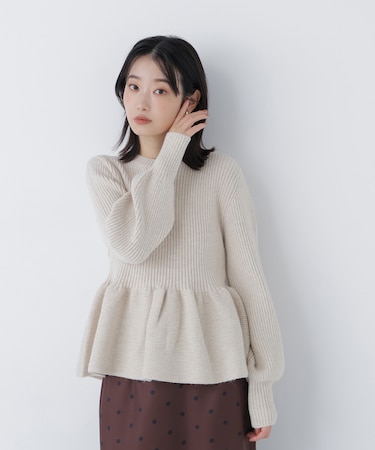 フォルムペプラムニット