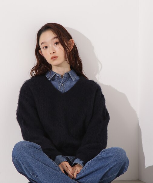 Vネック起毛ニット
