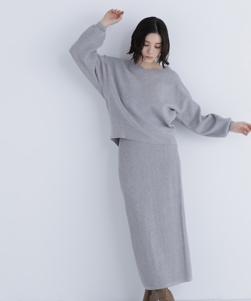 Vネックフォルムニットセットアップ