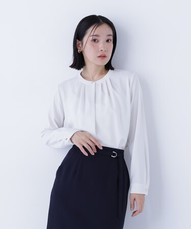 フロントタックブラウス