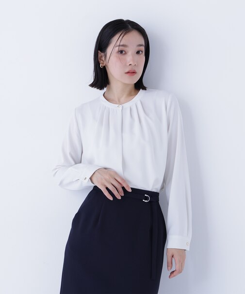 フロントタックブラウス