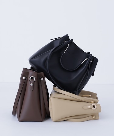 メタルハンドルタックショルダーバッグ