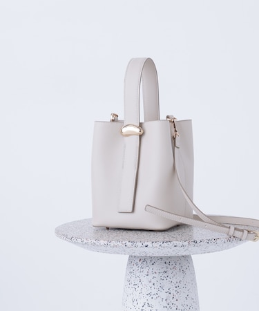 メタルオーナメント2wayバケットバッグ