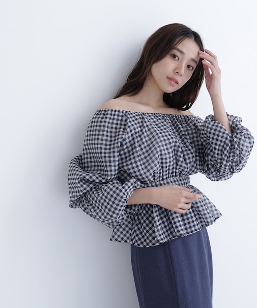 シアーギャザーペプラムブラウス