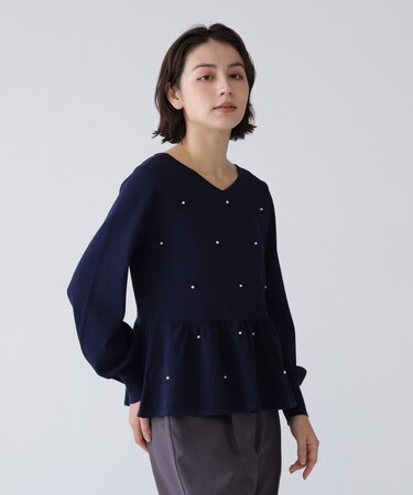 前後で着られるジュエリーパールペプラムニット