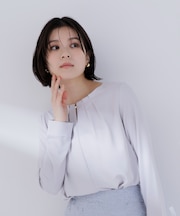 ネックタックブラウス