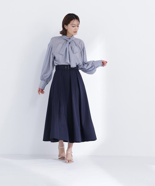 ベルテッドタックフレアスカート