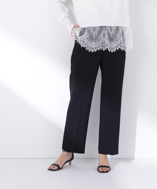 スタイルアップストレートパンツ