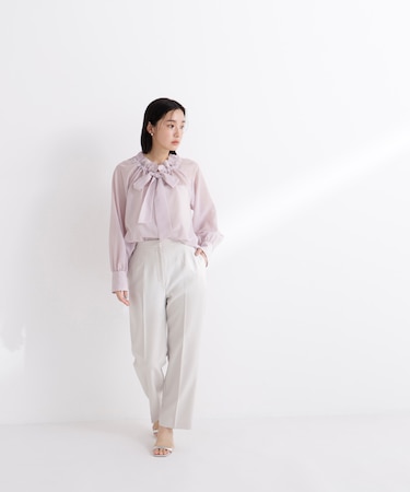 スタイルアップストレートパンツ