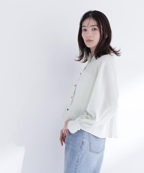 バックプリーツデザインシャツ