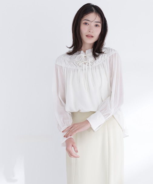 シャーリングショルダーブラウス