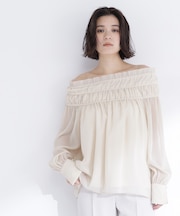 シャーリングショルダーブラウス