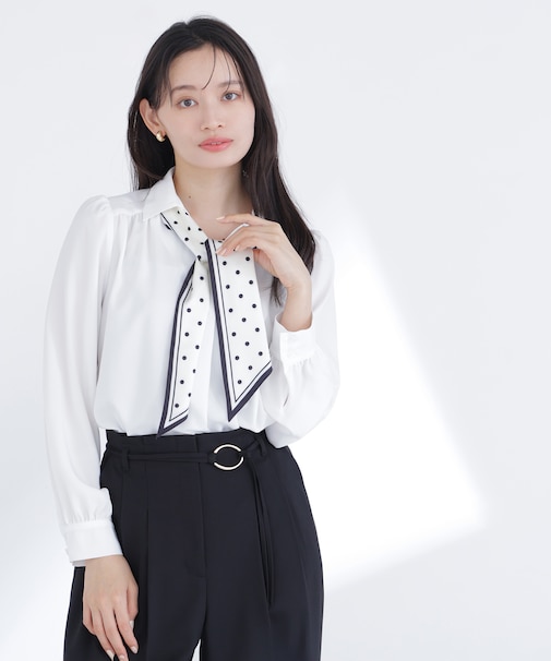 デザインスカーフ付ブラウス