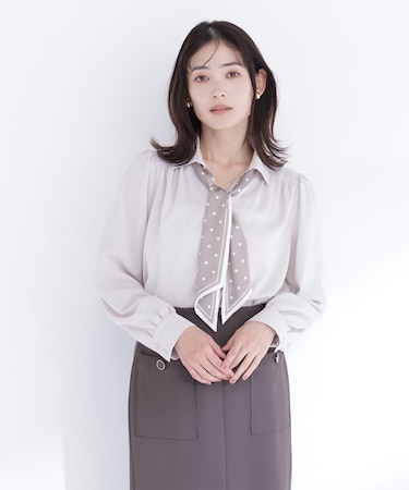 デザインスカーフ付ブラウス