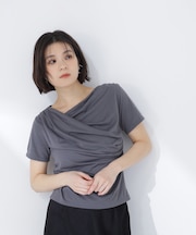 コンパクトドレープカットソー