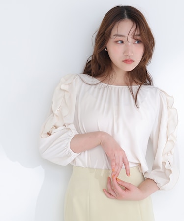 パールスリットスリーブブラウス