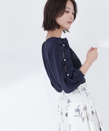パールスリットスリーブブラウス