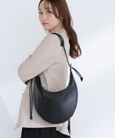 ハーフムーンコードハンドルショルダーバッグ