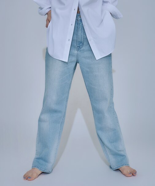 〈N.〉ハイライズストレートデニムパンツ