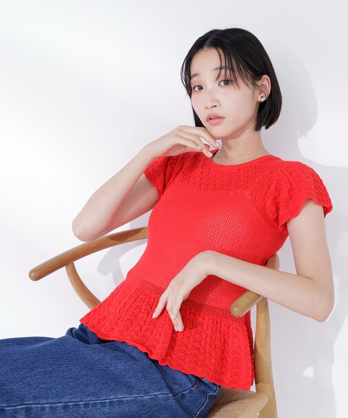 透かし編みフリルニット