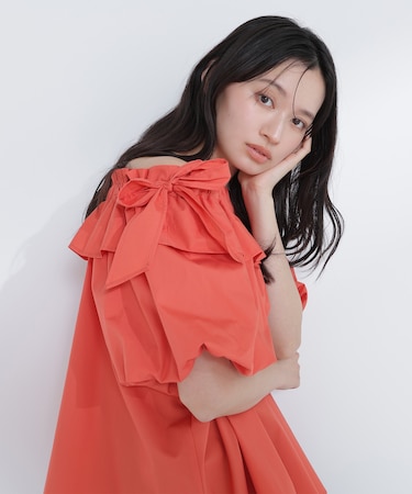 ショルダーリボンブラウス