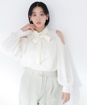 オープンショルダーブラウス