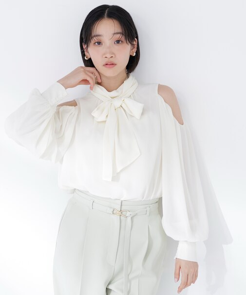 オープンショルダーブラウス